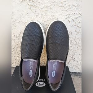 Dr. Scholl's Nova black shoes.